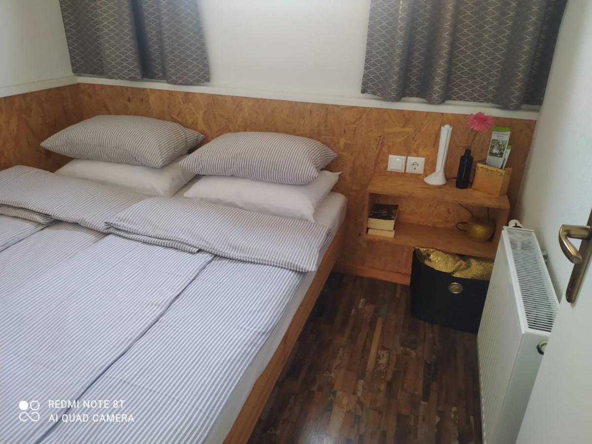 Studio Apartman Gradna ساموبور المظهر الخارجي الصورة